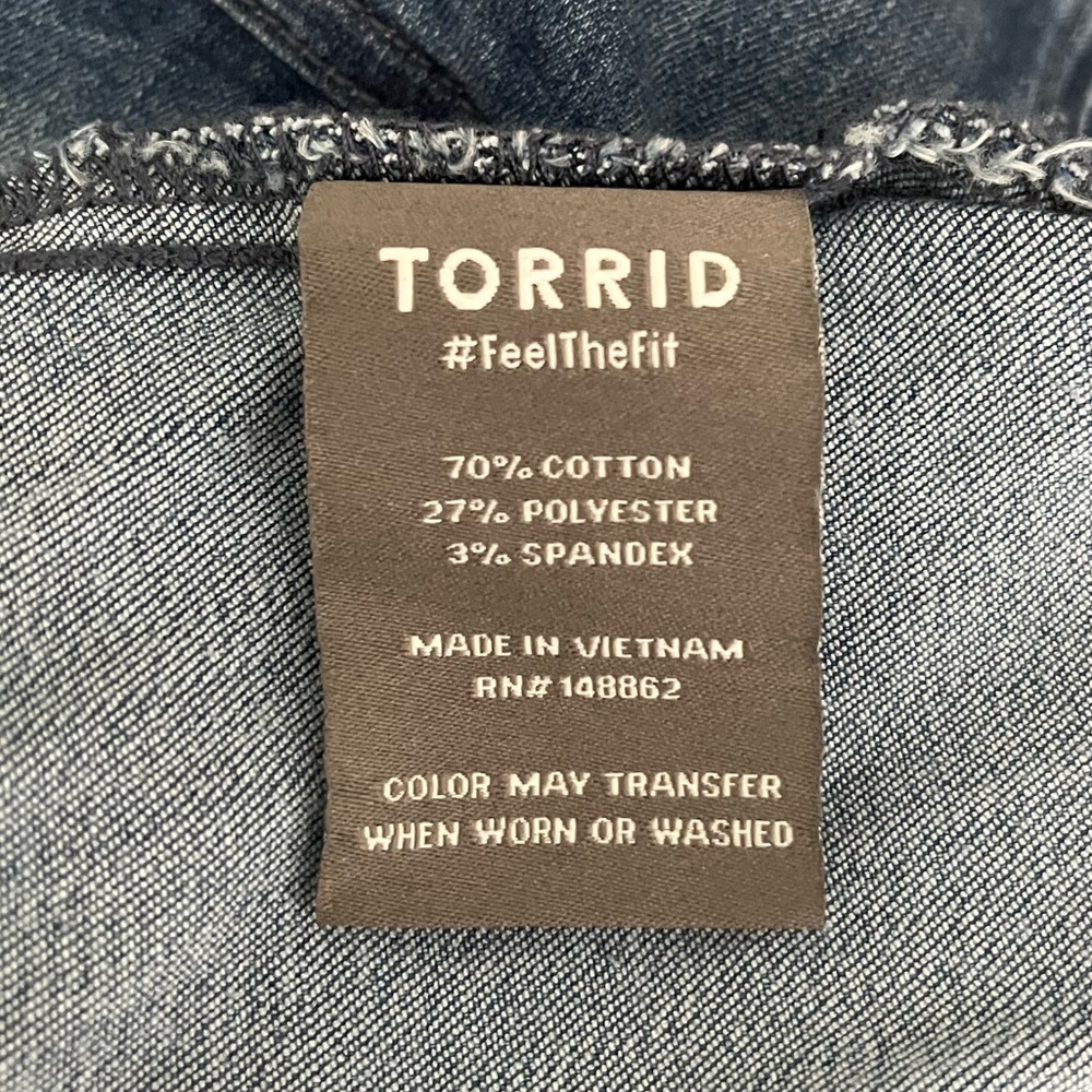 Torrid Cropped Denim Jacket Size 6 - Picture 4 of 5
